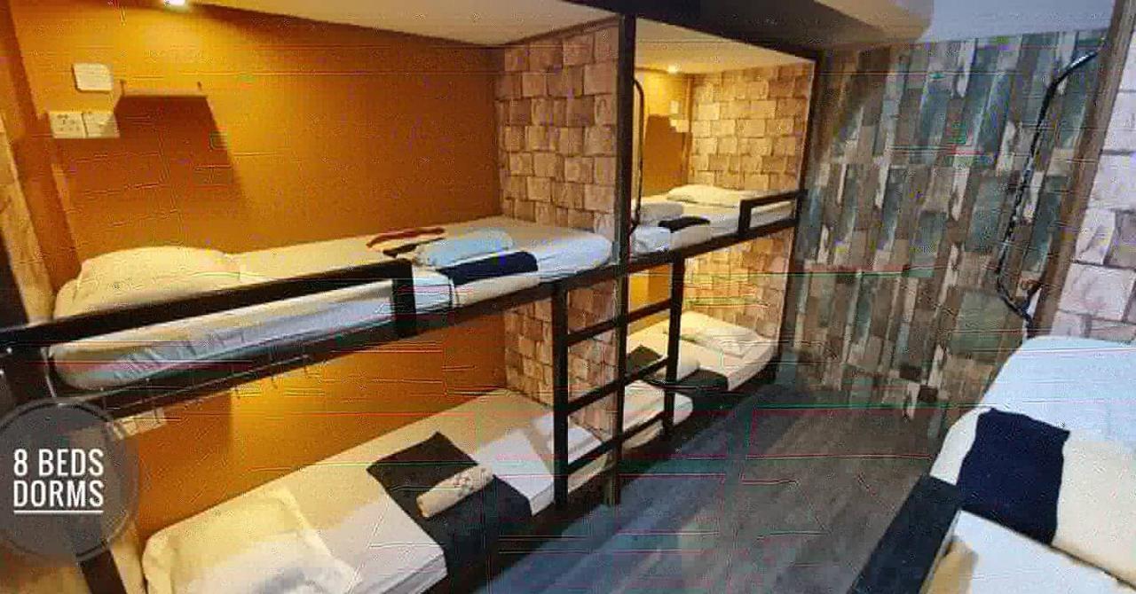 Escape Backpackers Kk Vandrarhem Kota Kinabalu Exteriör bild